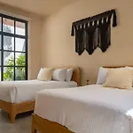 5Br Trendy Villa, Perfect For Bachelorette Getaway