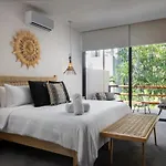 4Br Jungle Villa With Jacuzzi In Private Gated Community