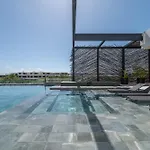 Lux 1br With Rooftop Pool, Spa, Gym, Kids Playroom *