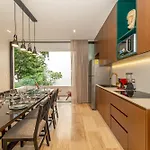 Lux 1br With Rooftop Pool, Spa, Gym, Kids Playroom