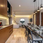 Сasa de vacaciones Lux 1br With Rooftop Pool, Spa, Gym, Kids Playroom