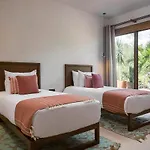 Boho Chic 3br Villa, La Veleta, Rooftop & Private Pool *