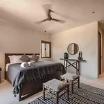 Boho Chic 3br Villa, La Veleta, Rooftop & Private Pool *