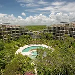 Cozy Studio In The Jungle, Balcony And Pool View