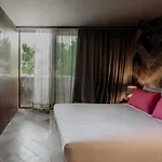 Barneys Ny Pink Residence With Pool