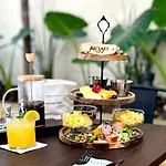 Noah Hotel