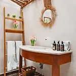 Hotel Xhule 4*