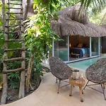 Jungle Villa -Steps To The Beach And Restaurants!