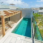 Impresionante Tuk Apartahotel