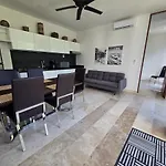Holiday home Brand New Penthouse Jungle Views 2 Bdr Sleeps 6 *
