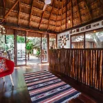 Hotel Co.bañitas Tulum