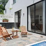 Casa Laura - Tulum - Private Townhome For 6 Guest - 3 Bedrooms - 5 Beds- Restaurant Walking Distance