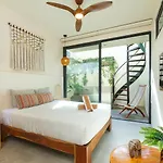 Illuminated Space Y Private Pool