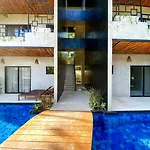 Spacious And Modern Studio With Private Pool Garden Pool And Gym