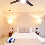 Loch Tulum By The Spot Rentals