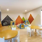 Stunning 2 Bedroom At With Infinity And Jacuzzi By Waves Management Сasa de vacaciones