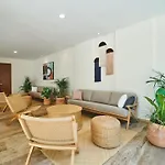 Stunning 2 Bedroom At With Infinity And Jacuzzi By Waves Management Сasa de vacaciones *