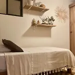 Stunning 2 Bedroom At With Infinity And Jacuzzi By Waves Management *