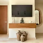 Stunning 2 Bedroom At With Infinity And Jacuzzi By Waves Management Сasa de vacaciones