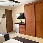 Сasa de vacaciones Stunning 2 Bedroom At With Infinity And Jacuzzi By Waves Management
