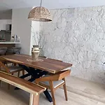 Stunning 2 Bedroom At With Infinity And Jacuzzi By Waves Management Сasa de vacaciones *