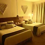 Stunning 2 Bedroom At With Infinity And Jacuzzi By Waves Management *