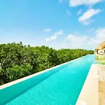 Stunning 2 Bedroom At With Infinity And Jacuzzi By Waves Management * Tulum