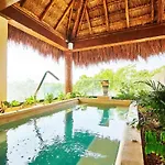 Сasa de vacaciones Stunning 2 Bedroom At With Infinity And Jacuzzi By Waves Management *