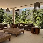 Penthouse Om