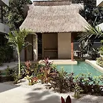 Loft In The Jungle With Pool