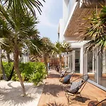 Luxury Oceanfront Estate With Pool, Staff, Sleeps 24