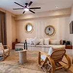 Apartment Your Dream Pool Bikes & Near Every Hotspot