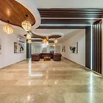 Luxury Stay Private Pool And Movie Theater Retreat