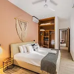Serene 4br W Pool Hot Tub 1xfree Breakfast *