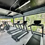 Luxury Loft Minutes From The Sea!