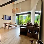 Luxury Loft Minutes From The Sea!