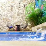 Latino Hotel Boutique