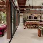 Private Jungle - Pool & Concierge For 21