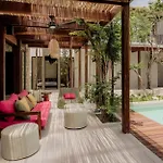 Private Jungle - Pool & Concierge For 21 Сasa de vacaciones