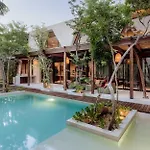 Private Jungle - Pool & Concierge For 21 *