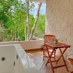 Incredible With Jacuzzi Naia C19 Apartamento Tulum