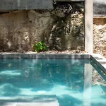 Luxury 4Br Condo - Art & Pool - Barneys Residences