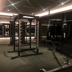 Plunge Pool Duplex Ph With Beach Club Shuttle And Gym