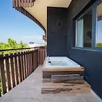 Exclusive Jungle Walking 2 Beach Private Terrace