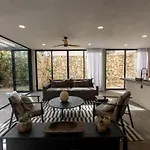 Spacious 4Br Jungle Villa - Huge Private Pool Common Pool & Concierge