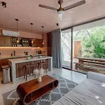 Villa Modern 3br With 2 Pools & Rooftop Lounge Tulum