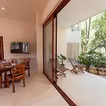 Holistika 9br Jungle Estate With Private Rooftop & Plunge Pools Holiday home