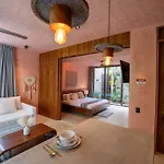 Modern 3br With 2 Pools & Rooftop Lounge Villa