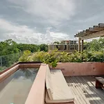 Modern 3br With 2 Pools & Rooftop Lounge *