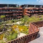 Amira - Stylish Penthouse With Rooftop Pool & Sea Horizon